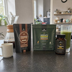 Les trois à la maison : Café aux champignons – Lion’s Mane, Superaliments verts complets et Vitamine D2 de shiitake 2000 UI