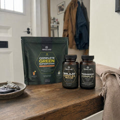 Les trois à la maison : Complexe de champignons – gélules, Complexe de shilajit et Superaliments verts complets