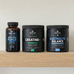 Sur une étagère : Shroom Force (pre-workout), Creatine+ et Électrolytes